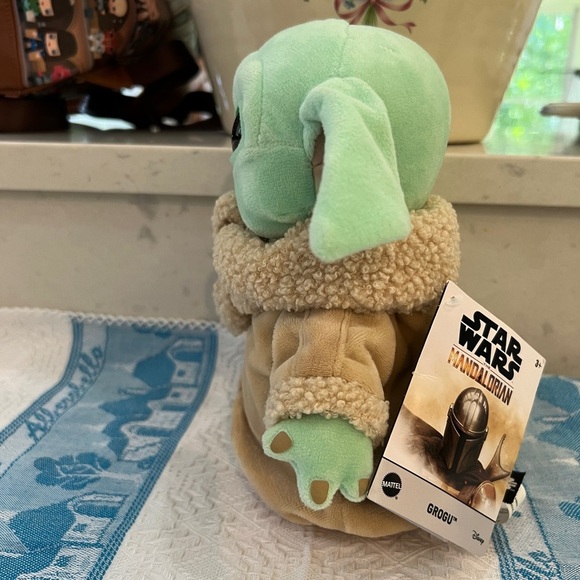 Baby Grogu 8 inch Plush Mandalorian The Child Star Wars Mattel Flat Bottom NWT - Picture 5 of 9